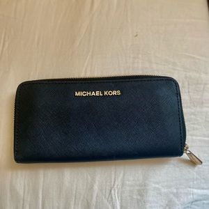 Michael Kors (Black) Wallet!